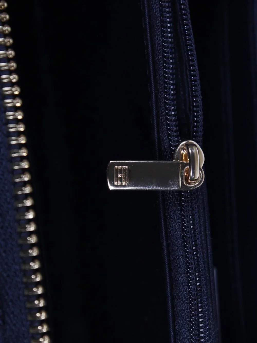 Tommy Hilfiger Poppy Large ZA‎ Corp Wallet - Navy Blue - New with Tags